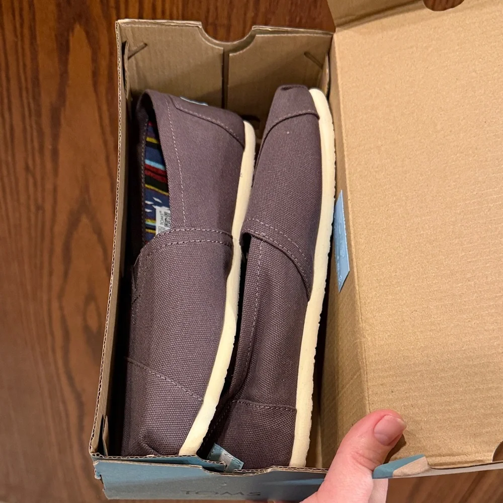 NIB Toms Ash Canvas Slip-Ons - Picture 1 of 6